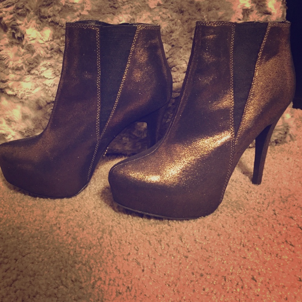 Gold shimmer/black high-heel booties